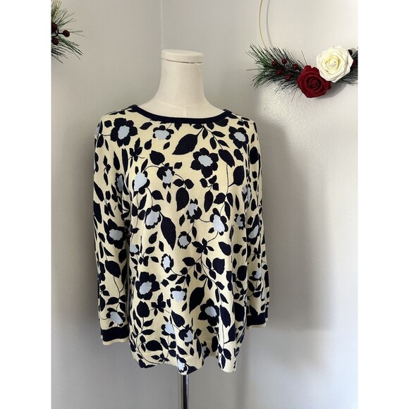 Lands End Floral Sweater Sz Medium 100% Supima Cotton Cream & Navy Top - Picture 2 of 8